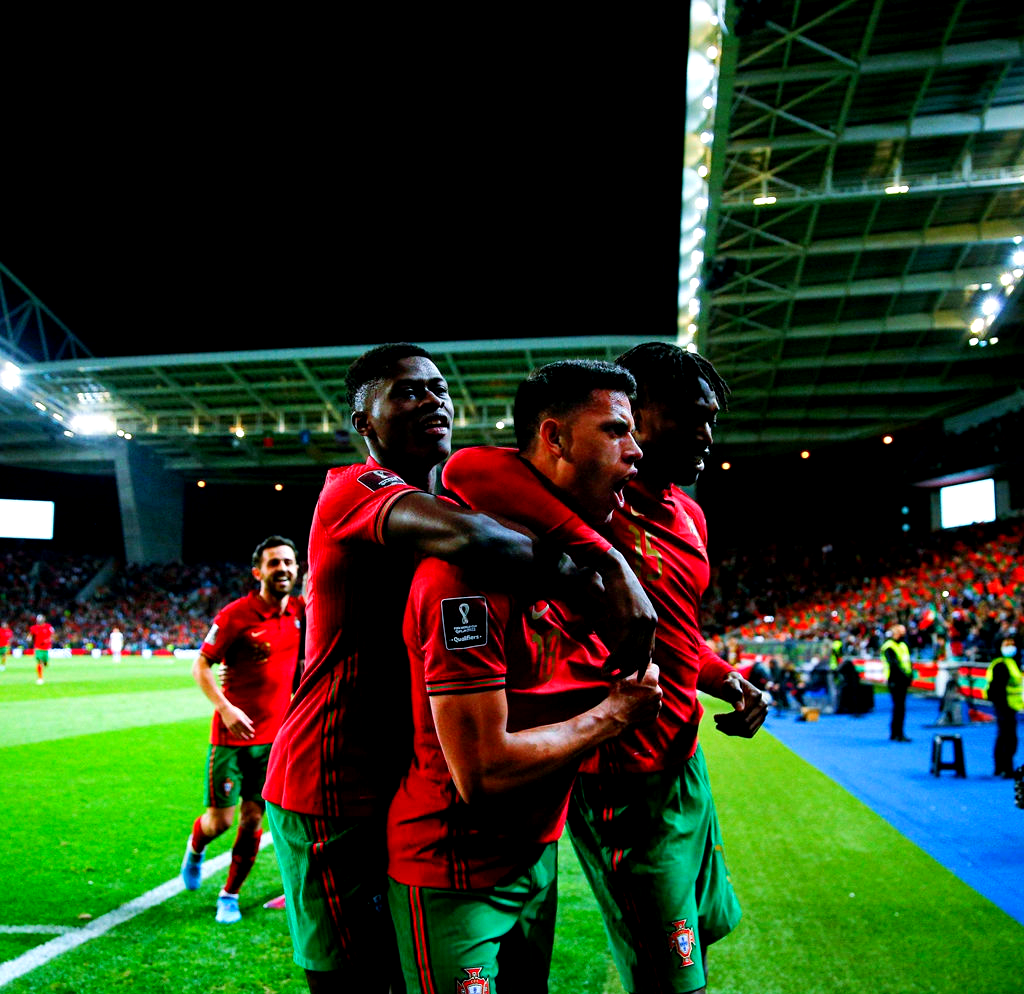 葡萄牙队力克德国队，奥恰洛夫统治全场