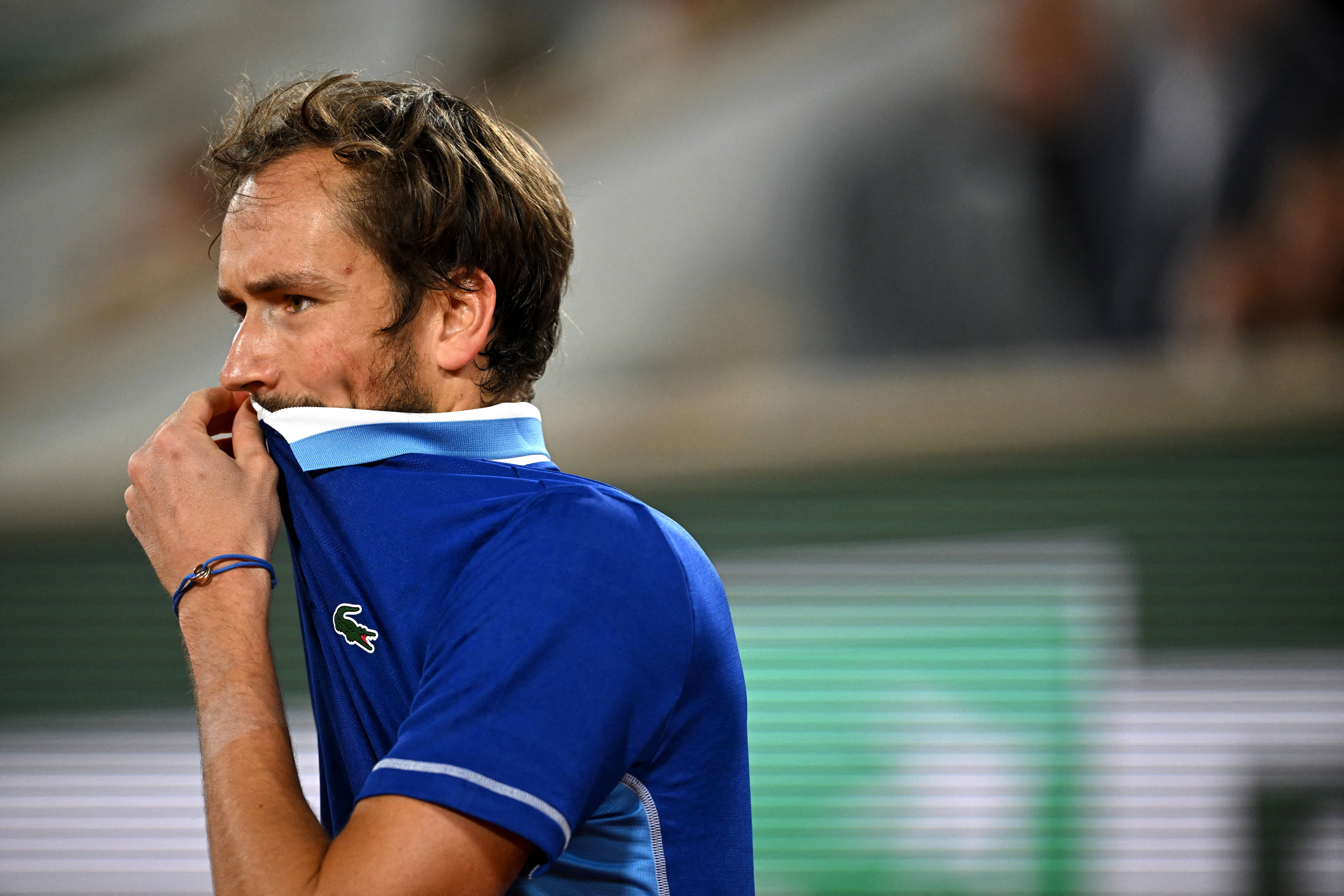 法网鏖战戴维斯杯，梅德韦杰夫扛起全队